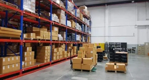 Warehouse Consolidation [Advantages + Automation Solutions to Streamline Warehouse Operations]